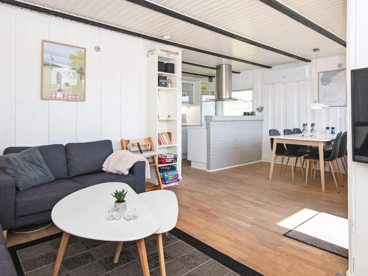 4 Person Holiday Home In Hemmet Bagian luar foto